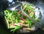 火腿肠炒芹菜的做法图解4