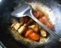 胡萝卜烧五花肉的做法图解11