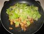 西芹炒鸡丁的做法图解10