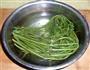 凉拌野生蕨菜的做法图解3