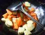 胡萝卜烧素鸡的做法图解6