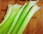 西芹炒百合的做法图解1
