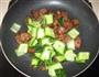 黄瓜片炒腊肠的做法图解6