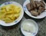 菠萝烧排骨的做法图解1
