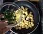 孜然土豆块的做法图解13