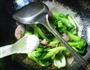 腊肠炒菜心的做法图解5