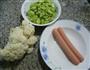 火腿肠蚕豆炒花菜的做法图解1