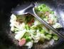 火腿肠蚕豆炒花菜的做法图解8