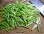 笋尖炒芹菜的做法图解3