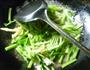 笋尖炒芹菜的做法图解6