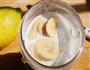 香蕉苹果牛奶饮的做法图解3