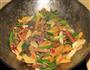 泡椒炒鸡杂的做法图解9