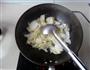 黑木耳炒白菜片的做法图解3