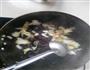黑木耳炒白菜片的做法图解6