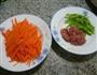 里脊肉炒胡萝卜的做法图解1