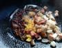 腊肉茶树菇的做法图解3
