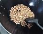 过油花生仁的做法图解3