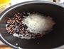 红豆黑豆大米粥的做法图解1