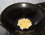 虾仁炒鸡蛋的做法图解3