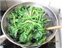 木耳拌菠菜的做法图解4