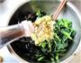 木耳拌菠菜的做法图解8