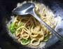 青椒里脊肉炒乌冬面的做法图解12
