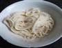 金针菇煮面条的做法图解2