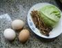 茶树菇圆白菜摊鸡蛋的做法图解1