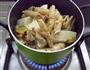 虾酱鱿鱼豆腐煲的做法图解6