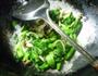 蟹味菇炒菜心的做法图解8