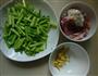 蒜苔炒肉的做法图解1