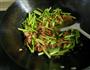 蒜苔炒肉的做法图解4