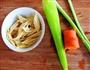 莴笋腐竹的做法图解1