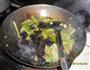 茄汁芹菜木耳小炒的做法图解8