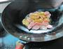 油豆腐炒火腿的做法图解5