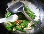 腐竹炒芦笋尖的做法图解10