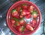 青瓜拌草莓的做法图解3
