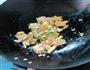 豆腐丁炒蛋的做法图解7