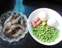 青豆鲜虾羹的做法图解1