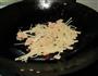 金针菇炒肉片的做法图解4
