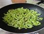 酸菜炒苦瓜的做法图解3