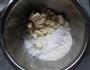 爆浆芝士豆渣球的做法图解2