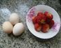 草莓炒鸡蛋的做法图解1