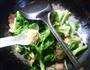 白米苋腊肉炒花菜的做法图解7