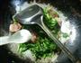 腊肉炒茼蒿的做法图解7