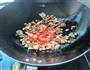 花生米炒腊鸡的做法图解6