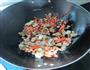 花生米炒腊鸡的做法图解7
