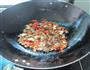 花生米炒腊鸡的做法图解8