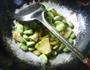 榨菜炒蚕豆的做法图解11