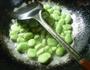 榨菜炒蚕豆的做法图解7